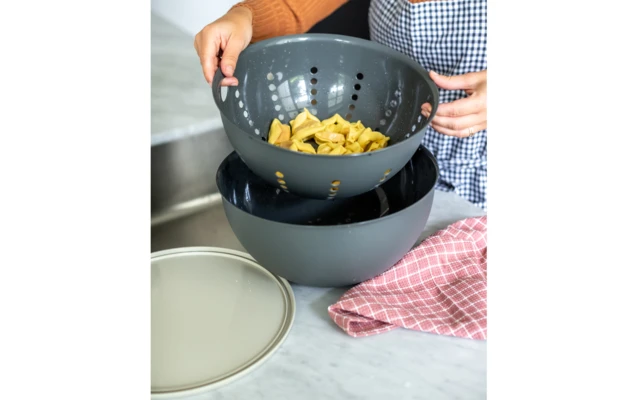 Colador Koziol Palsby Nature Gris Ceniza 3 Colador Koziol Palsby Nature Gris Ceniza