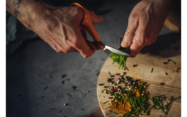 Tijeras De Cocina Fiskars Classic 18 Cm 4 Tijeras De Cocina Fiskars Classic 18 Cm - Imagen 2