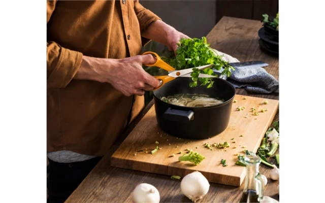 Tijeras Fiskars Classic Universal 21 Cm 6 Tijeras Fiskars Classic Universal 21 Cm - Imagen 4